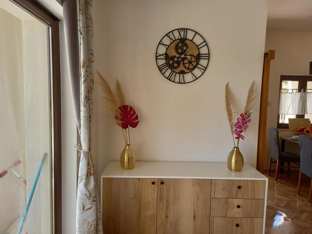 Apartment Tea With Private Pool Krk Town 0*,