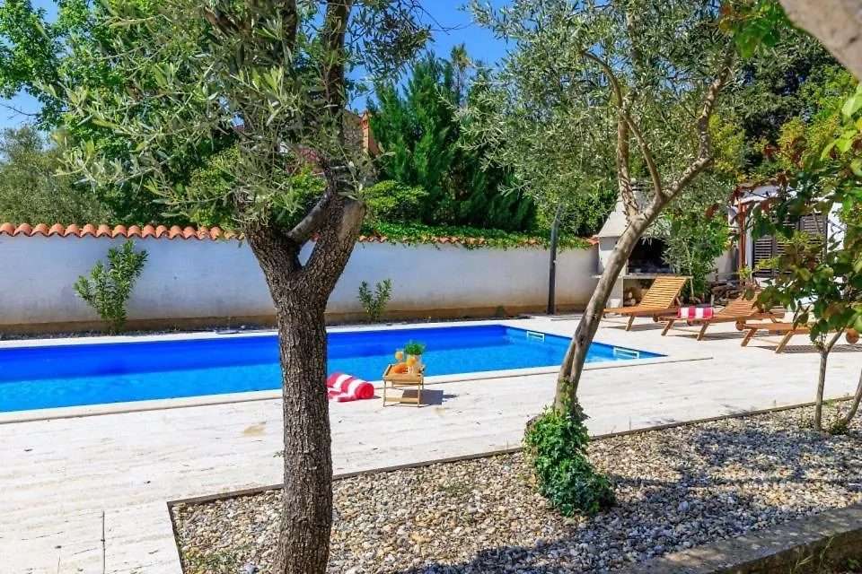 Apartment Tea With Private Pool Krk Town