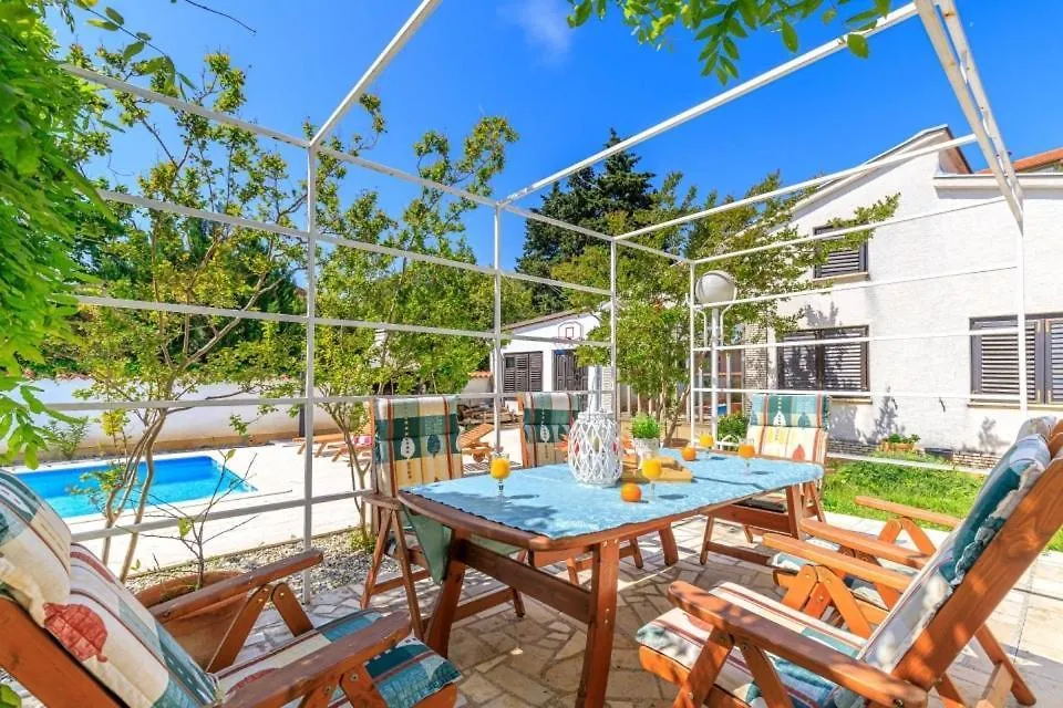 Apartment Tea With Private Pool Krk Town