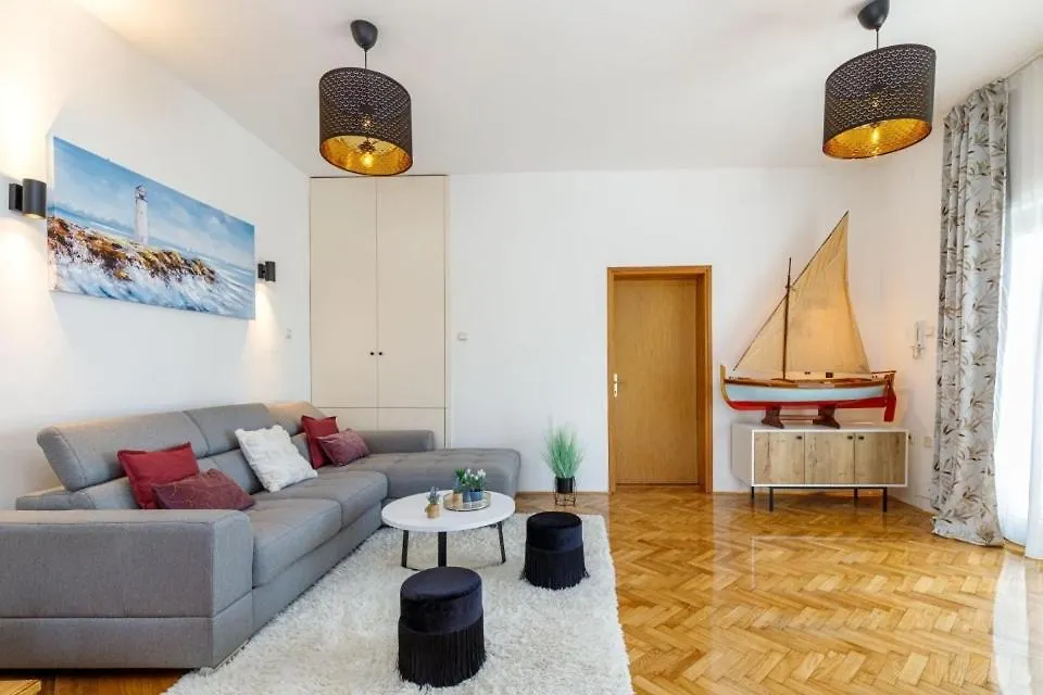 Apartment Tea With Private Pool Krk Town