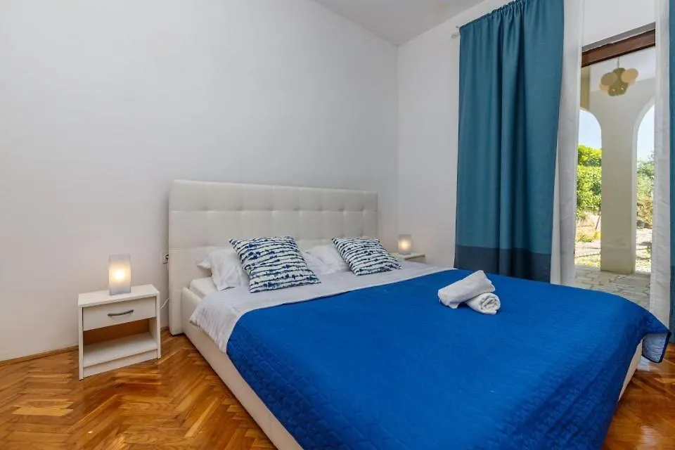 Apartment Tea With Private Pool Krk Town