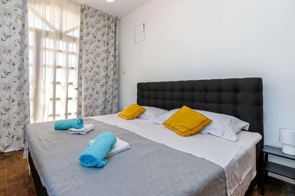 Apartment Tea With Private Pool Krk Town
